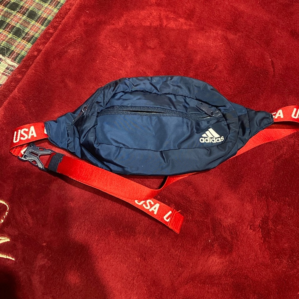 Officiall USA Adidas Fanny pack Volleyball